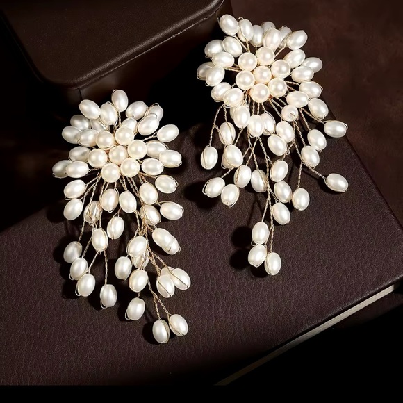 Pearl Wired Cascading Earrings - Picture 16 of 17